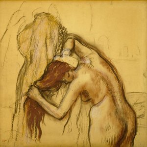 Mujer secándose